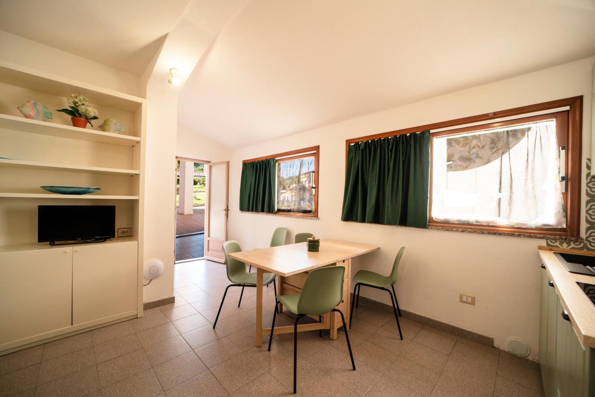 Le Grazie Est Aparthotel 3*